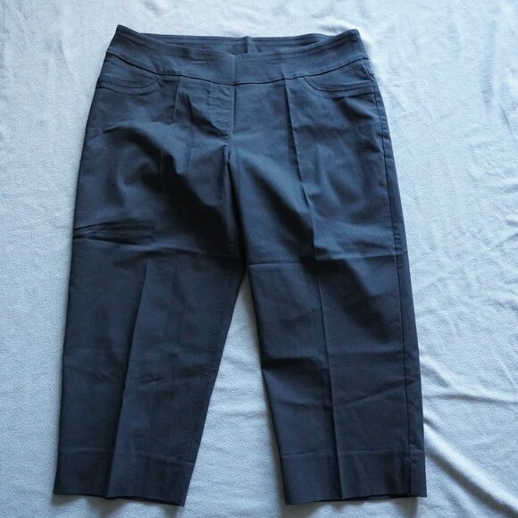 ALIA, Size 16, Lot #:44 - Picture 3 of 8